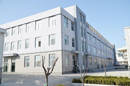 公司本著以人為本、誠(chéng)信待人的理念，培養(yǎng)造就了一批專業(yè)人員